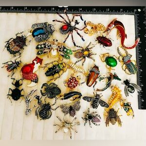 Huge Mixed Insect Brooch Lot 30 Enamel Rhinestone Bug Pins Beetle Spider Bee Fly